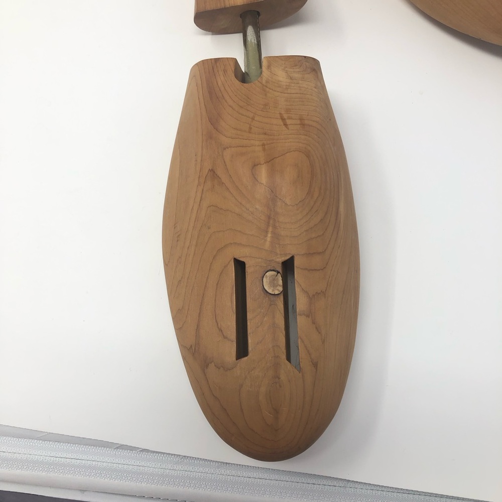 Allen Edmonds Full Toe Pair of Cedar Shoe Trees Size XXL - Picture 5 of 6
